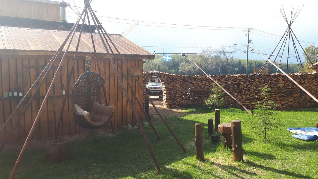 Hebergement De La Montagne St-Roch Saint Roch de Mekinac Dış mekan fotoğraf